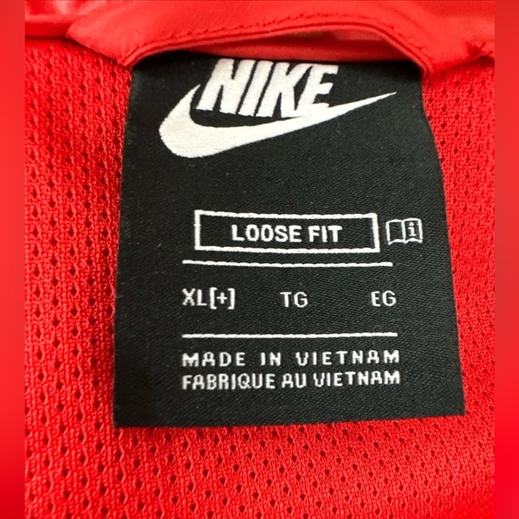 Nike Sportswear Windrunner Jacket Glow In Dark Logo Size Youth XL - Picture 5 of 6